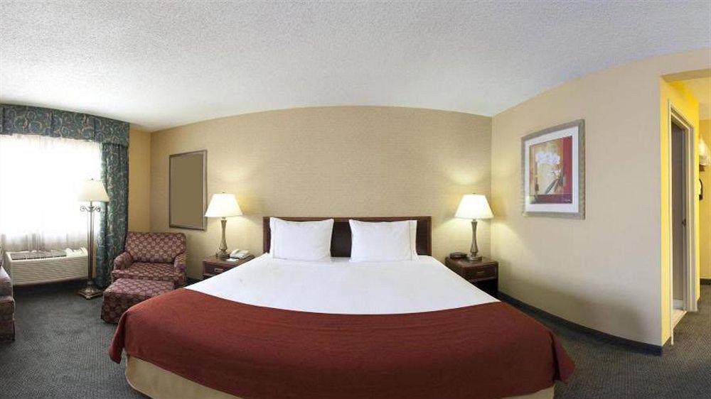 Holiday Inn Express Hotel Fort Campbell-Oak Grove By Ihg Exterior foto