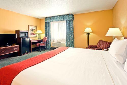 Holiday Inn Express Hotel Fort Campbell-Oak Grove By Ihg Zimmer foto