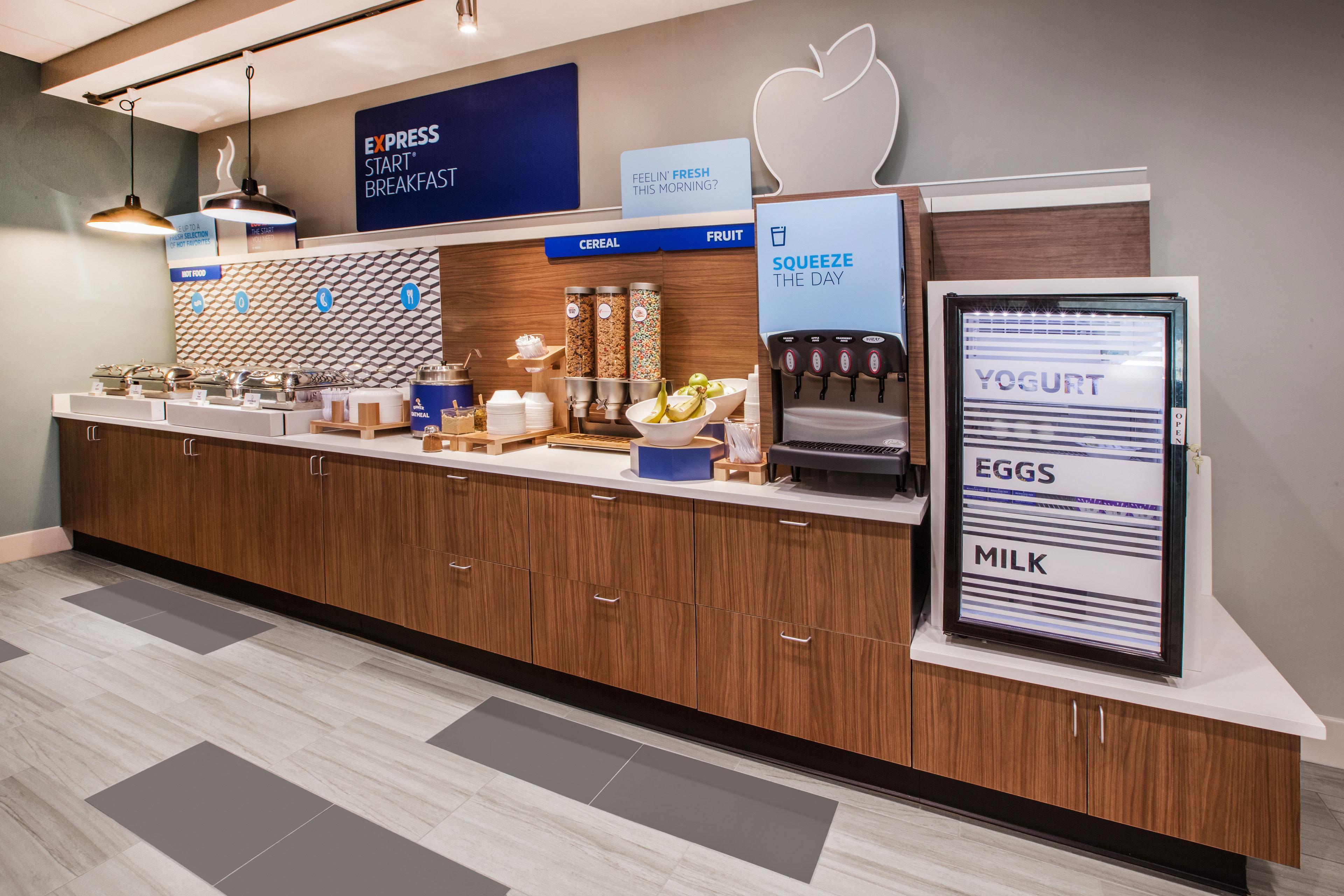 Holiday Inn Express Hotel Fort Campbell-Oak Grove By Ihg Exterior foto