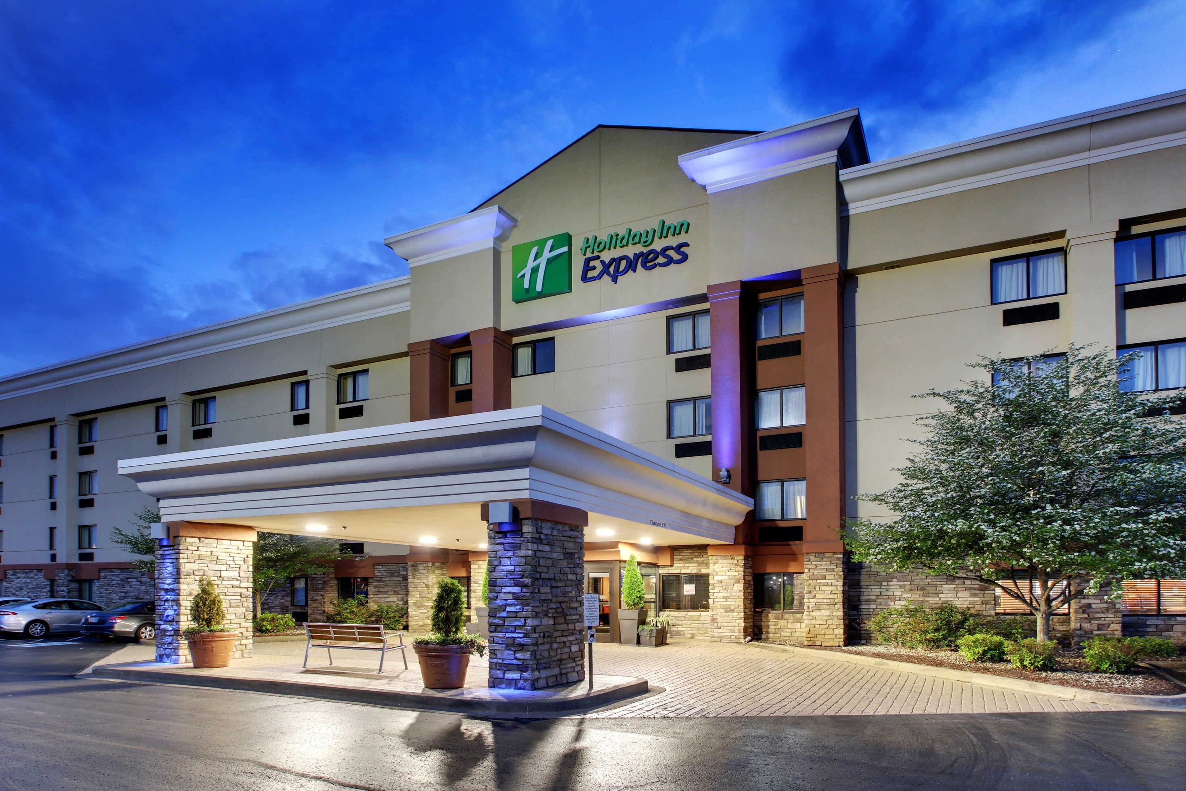 Holiday Inn Express Hotel Fort Campbell-Oak Grove By Ihg Exterior foto